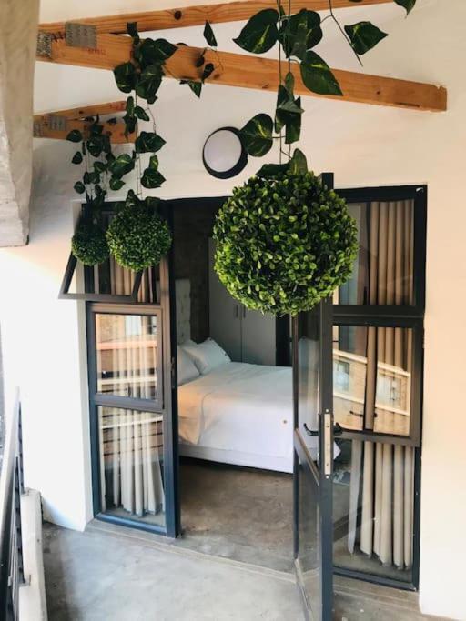 Dream Abodes At Cozy Craftmans Ship, Maboneng * Joanesburgo