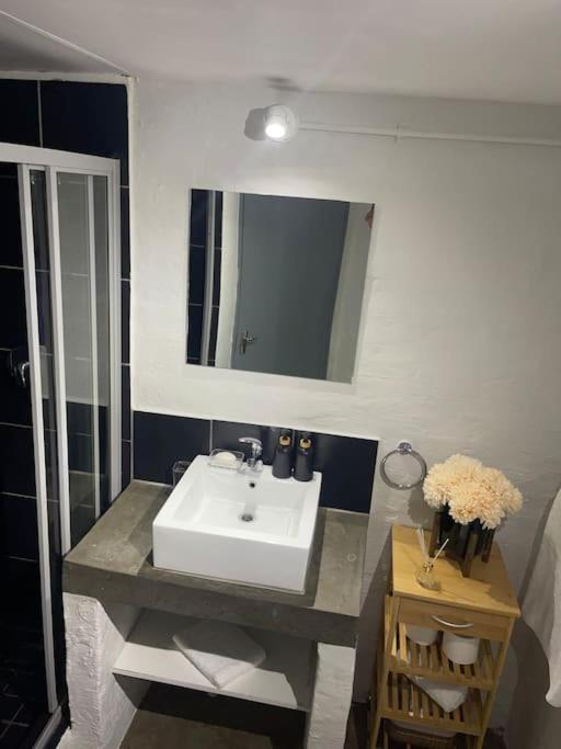 Apartamento Dream Abodes At Cozy Craftmans Ship, Maboneng Joanesburgo