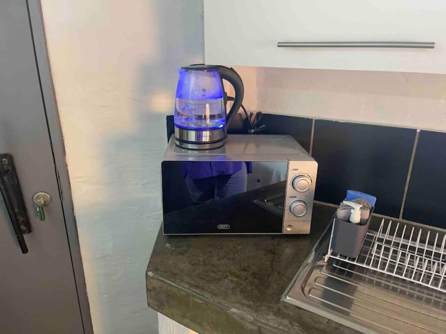 Apartamento Dream Abodes At Cozy Craftmans Ship, Maboneng Joanesburgo